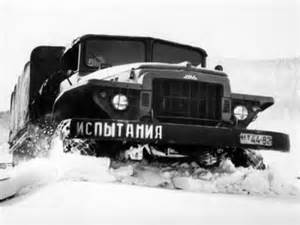 Передняя ось и ступица колеса автомобиля Урал-377 (Рис. 72) для УРАЛ-375