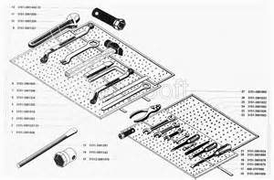 Инструмент и принадлежности, шприц для смазки, домкрат , насос для накачивания шин для УАЗ 3741 (каталог 2002 г.)
