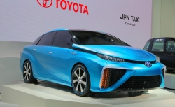 Toyota планирует выпустить новый автомобиль на водородном топливе